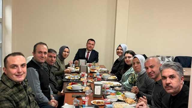 Sağlık çalışanları iftar programında bir araya geldi