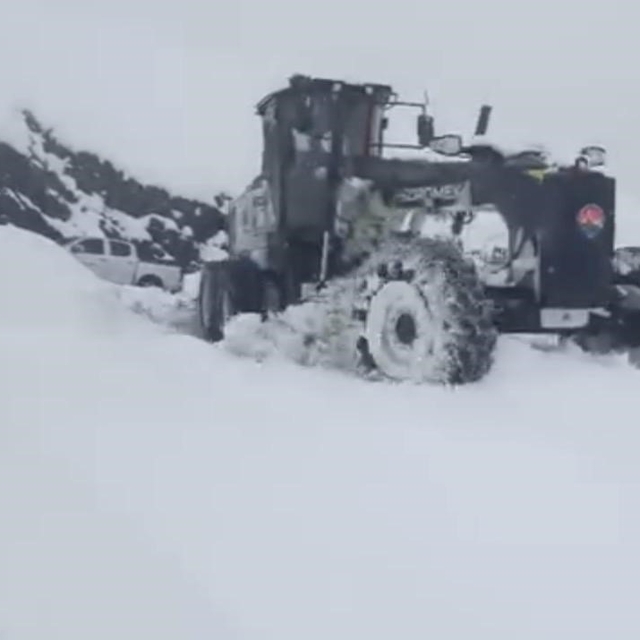 Şırnak'ta ekiplerin kar mesaisi