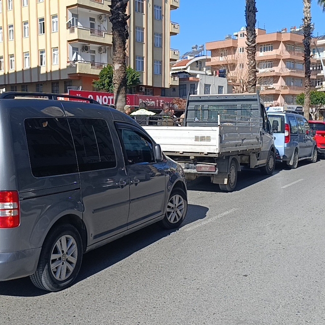 6 aracın karıştığı  zincirleme kaza ucuz atlatıldı