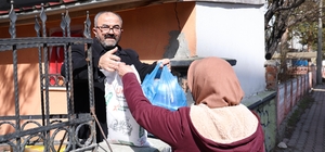 Bu bakkalda parayla değil dua ile alışveriş yapılıyor