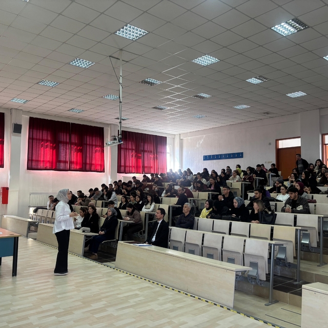 Hisarcık MYO'da bağımlılıkla mücadele semineri düzenlendi