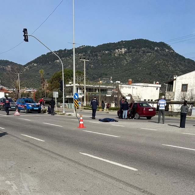 Çanakkale'de otomobilin çarptığı yaya hayatını kaybetti