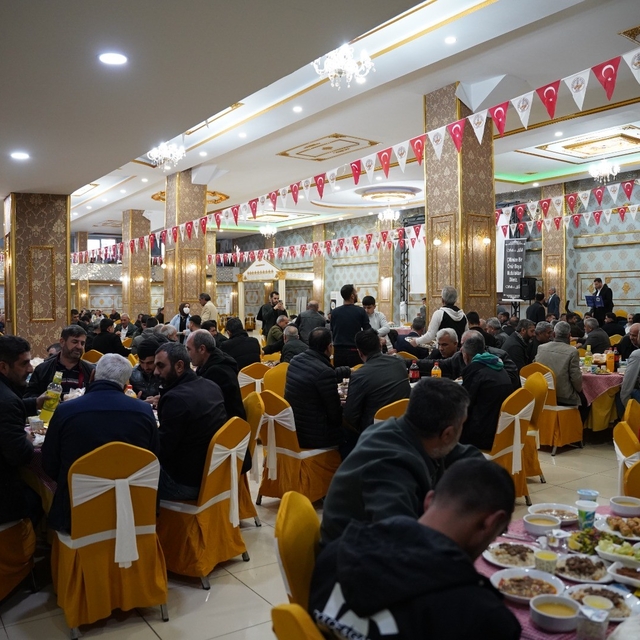 Başkan Hallaç, belediye personeliyle iftar sofrasında buluştu