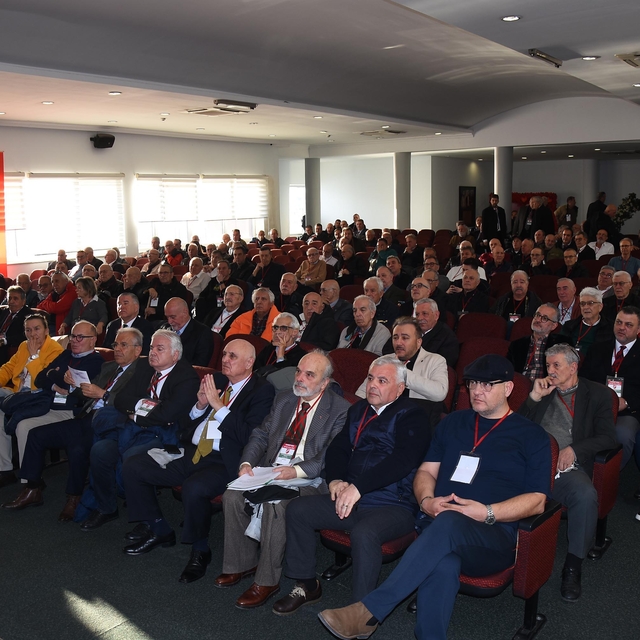 Karşıyaka yine kongreye gidiyor