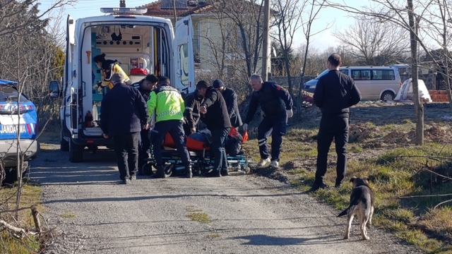 Tekirdağ'da inşaatta silahlı çatışma: 1 ölü, 3 yaralı
Kavganın kız kaçırmadan dolayı çıktığı iddia ediliyor