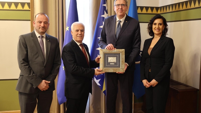 Kardeş şehir Saraybosna'da Ramazan buluşması
Bursa Büyükşehir Belediyesi, Bosna Hersek'te düzenlediği iftar programıyla kardeşlik duygularını güçlendirdi