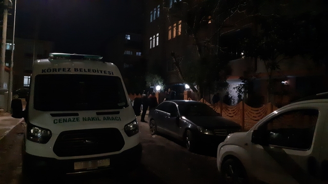 Evinde boğazı kesilen kadının cinayet şüphelisi komşusu çıktı
