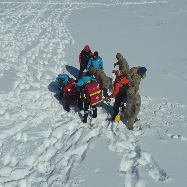Ardahan'da çığ tatbikatı gerçekleştirildi
