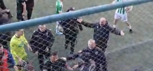 Trabzon'da BAL'a yükselme maçında olay çıktı
Sürmenespor'un, Araklıspor'a k...