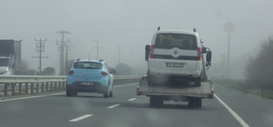 Balıkesir’de yoğun sis sürücülere zor anlar yaşatıyor