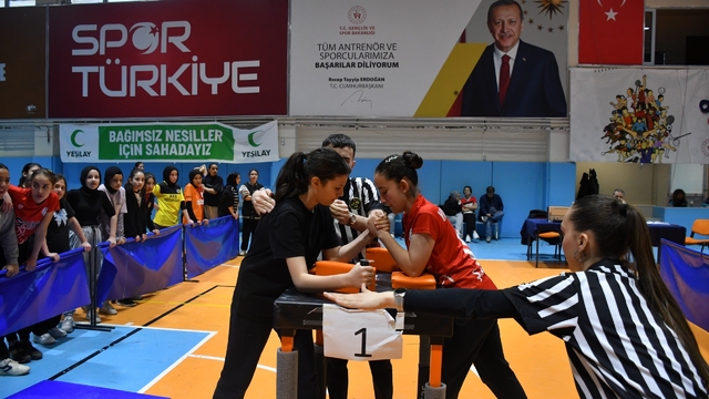 Yıldızlar bilek güreşi müsabakaları sona erdi