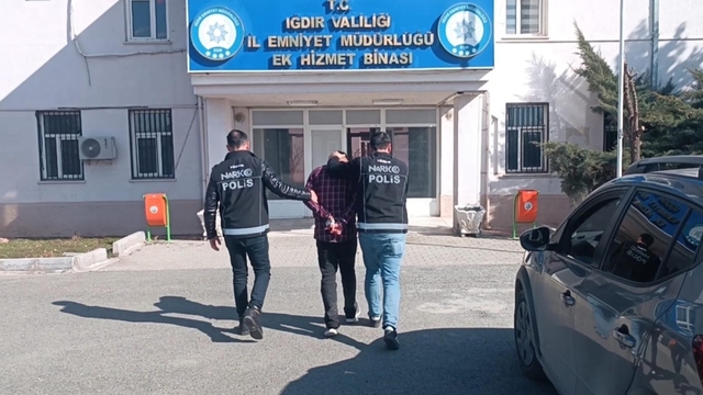 20 yıl hapisle aranan hükümlü İran'dan Türkiye'ye kaçak girerken yakalandı