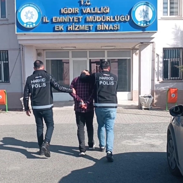 20 yıl hapisle aranan hükümlü İran'dan Türkiye'ye kaçak girerken yakalandı