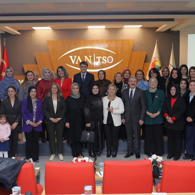 Van'da "Kadın Çiftçiler Sürdürülebilir Gelecek İçin Buluşuyor Programı' düz...