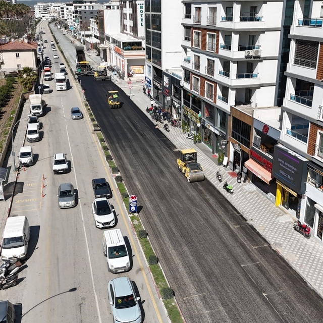 Dörtyol'da beton asfalt çalışmaları hız kazandı