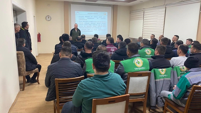 Kütahya OBM'de araç şoförleri ve operatörlere eğitim verildi