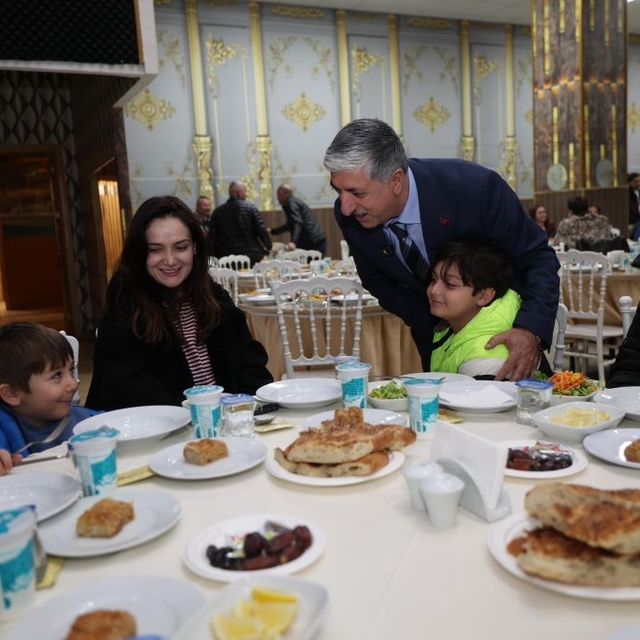 Dilovası'nda gençlik iftarı
