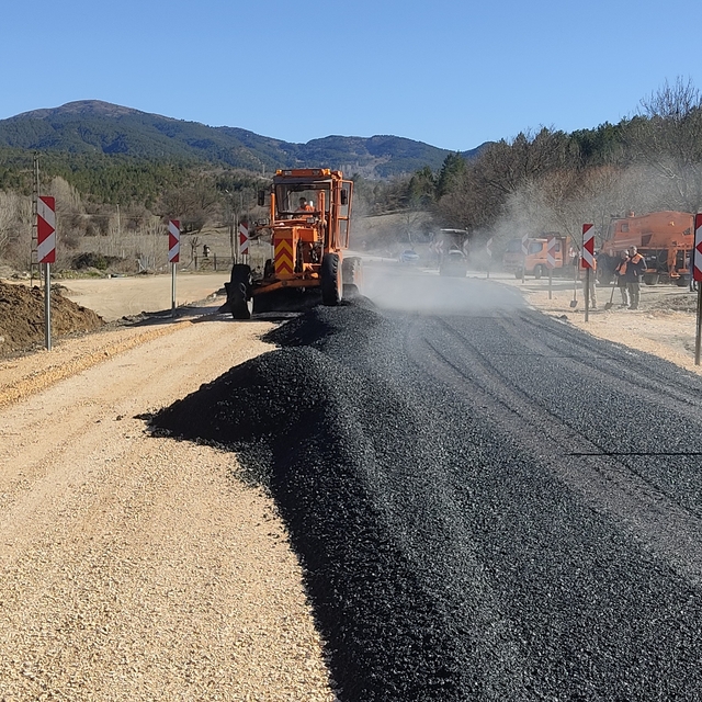 Çorum'da ayağı çöken köprüye alternatif yapılan yolda çalışmalarda sona gel...
