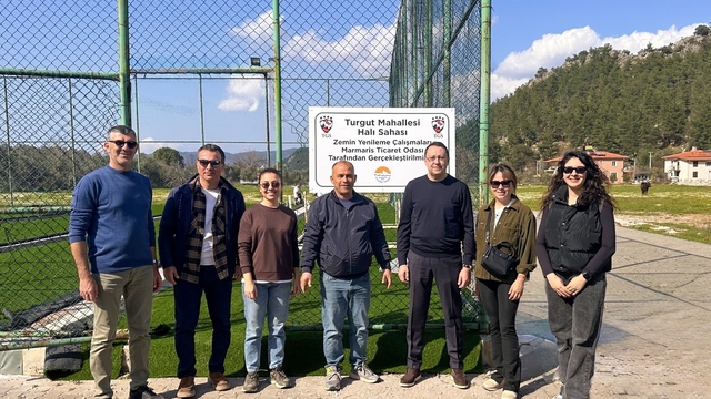 Marmaris Turgut Mahallesi'nde futbol sahası yenilendi