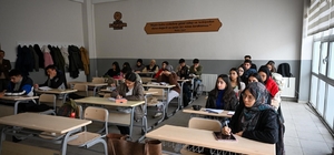 Malatya Büyükşehir Belediyesi'nden gençlerin üniversite hedefine destek