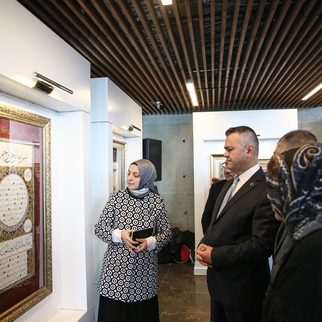 Bursa'da "Sanatın Diliyle Değerlerimiz" sergisi açıldı