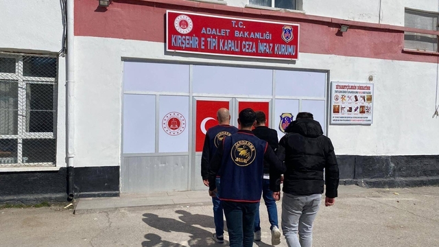 Kırşehir'de hapis cezasıyla aranan 2 kişi yakalandı