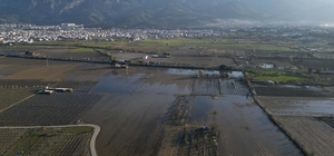 Manisa'da taşkın sonrası su içinde kalan Gediz Ovası normale döndü