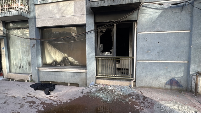 Komşusu ile tartışıp, kendi evini yaktı