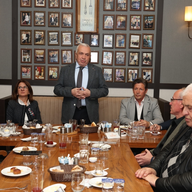 Başkan Şadi Özdemir amatör spor kulüp temsilcileri ile buluştu