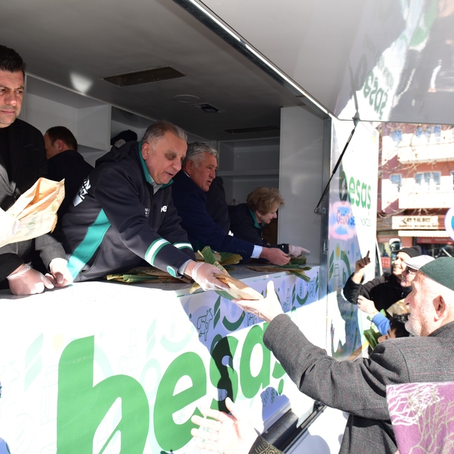 Yenişehir'de bugün pideler Büyükşehir'den