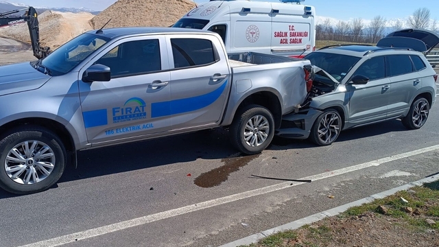 Bingöl'de trafik kazası: 4 yaralı