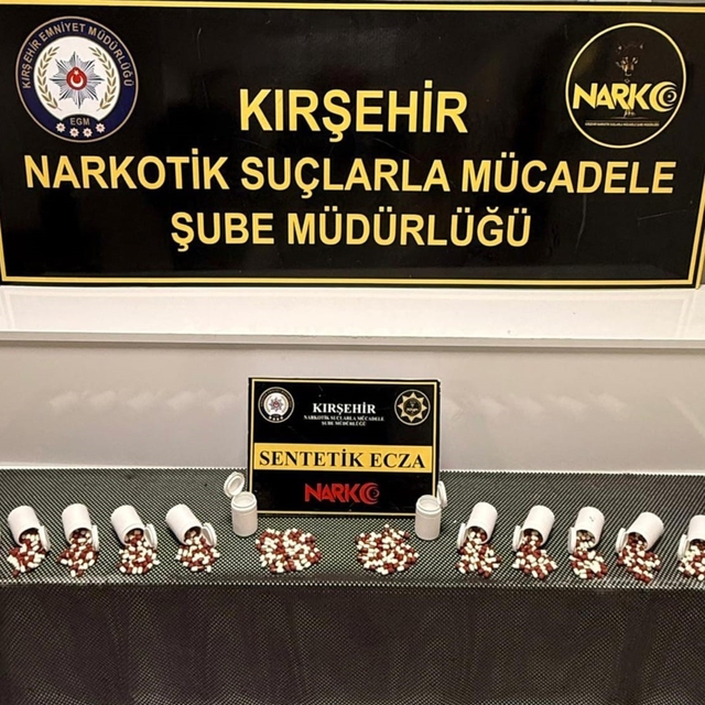 Kırşehir'de polis 660 adet sentetik hap ele geçirdi