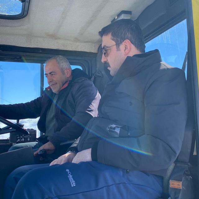 Kaymakam Akköz, karla mücadele çalışmalarını yerinde inceledi