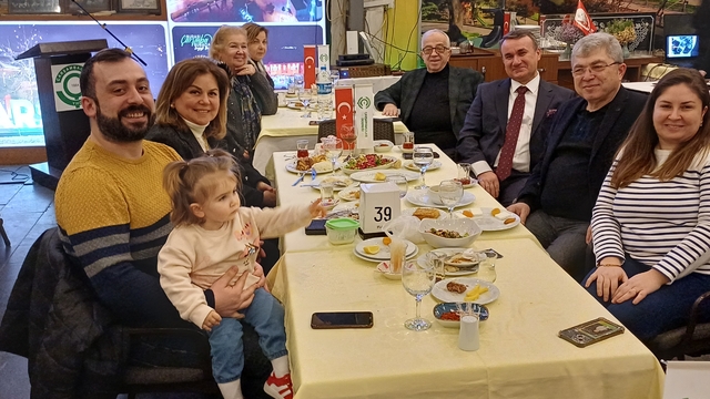 Çarşambalıların merhamet eli çocukların yanında
Çarşambalılar Derneği'nde gönülleri ısıtan iftar programı