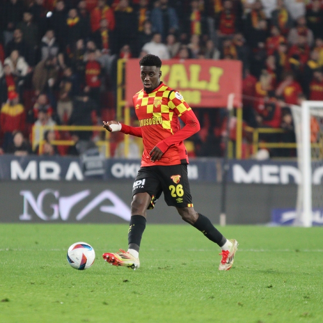 Göztepe'de sakatlığını atlatan Bokele takımla çalışmalara başladı