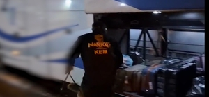 Yolcunun valizinden 4 kilo uyuşturucu çıktı