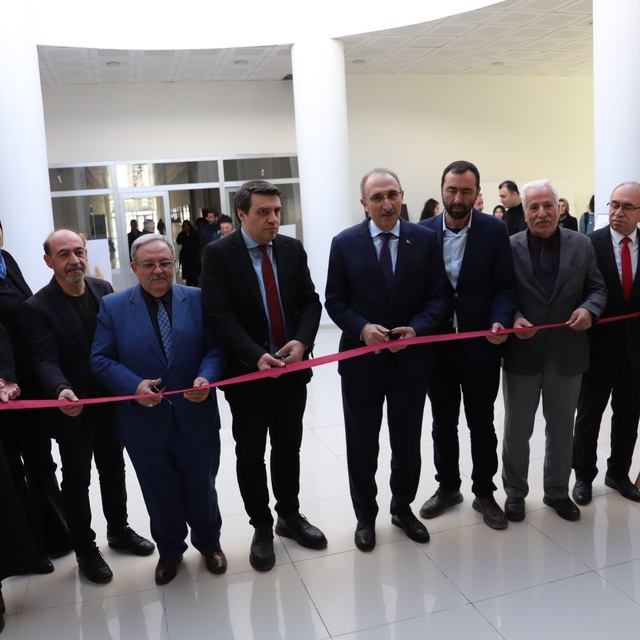 Fırat Üniversitesi'nde "Kutsal Topraklardan Dijital İzler" sergisi