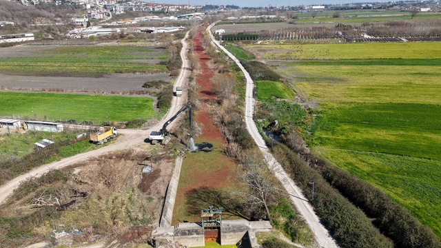 Çark Deresi'nde 5 kilometrelik hat temizleniyor
