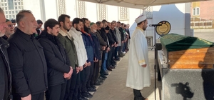 Futbolcu Mesut Özdemir'in babası Kocaeli'de son yolculuğuna uğurlandı