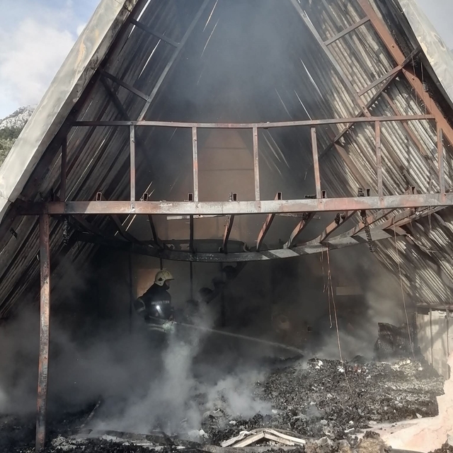 Fethiye'de bungalov ev yangını