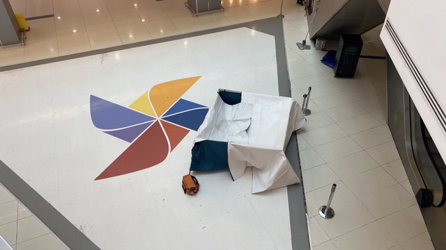 Bursa'da AVM'de esrarengiz ölüm
Yemek katından aşağı düştü