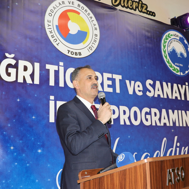 Ağrı Valisi Bozkurt iş insanlarıyla iftarda bir araya geldi