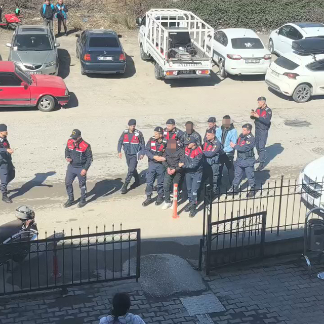 Çalıştıkları inşaattan ücret alamayan işçiler fotokopi makinesini çalmış