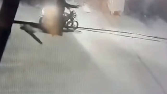 Hatay'da bir evin kurşunlanma anı kamerada