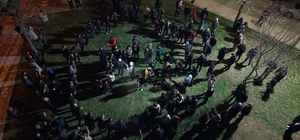 Davul ve klarnet eşliğinde geleneksel sahur halayı onlarca kişiyi buluşturdu Elazığ'da geleneksel sahur halayında yoğun katılım