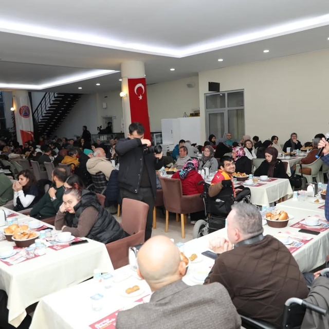 Bafra'da engelli vatandaşlar ve aileleri iftarda buluştu