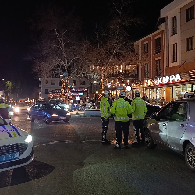 Tekirdağ'da "Dur" ihtarına uymayan sürücü aracını bırakıp kaçtı: Sürücüye 2...