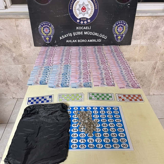 Kocaeli'de kumar oynayan 7 kişiye 81 bin 228 lira idari para cezası verildi