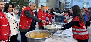 Kızılay'ın iftar çadırı Alaşehir'de dayanışmanın simgesi oldu