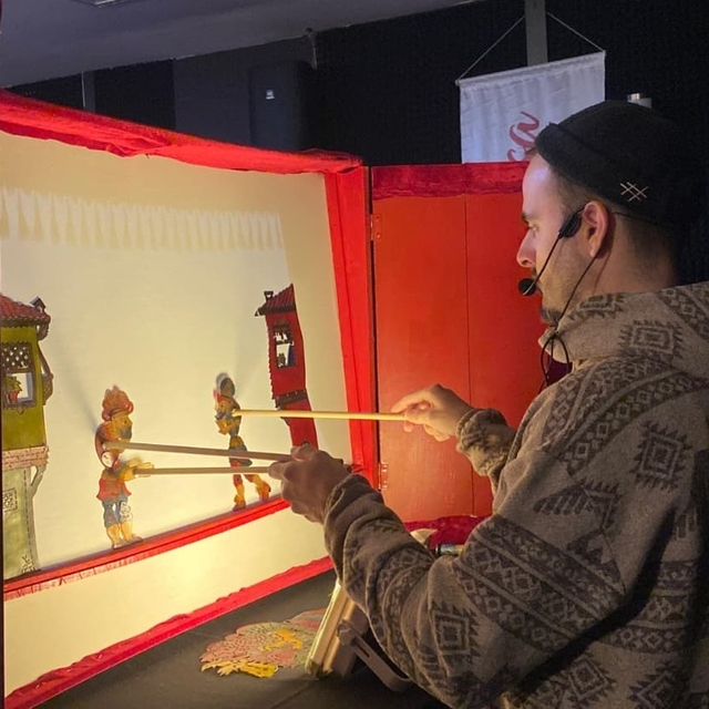 Selendi'de minikler Hacivat-Karagöz ile buluştu